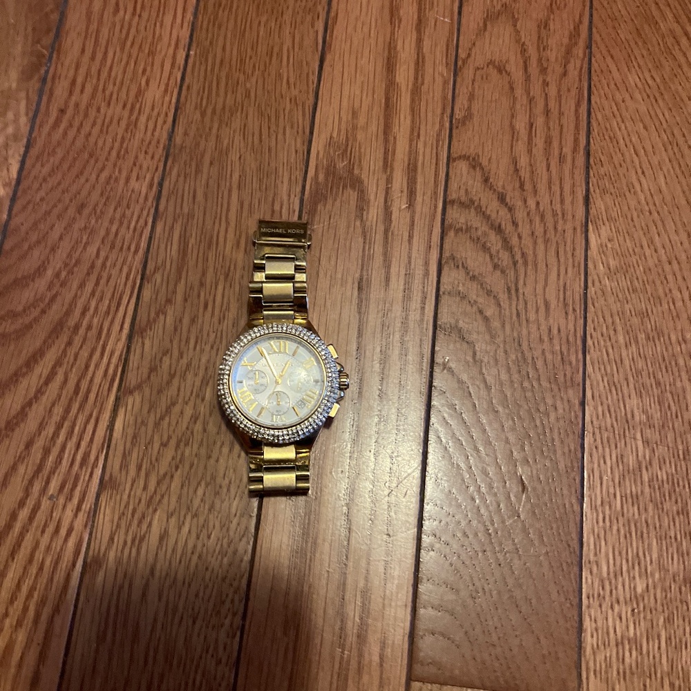 Pre-owned Michael Kors watch that sparkles